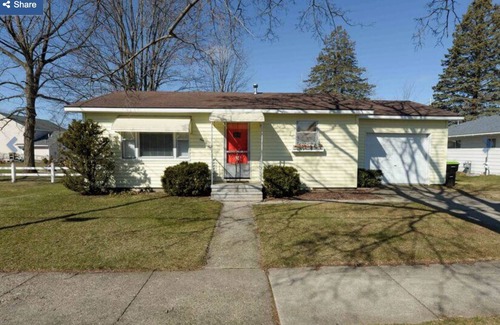 Tawas City House | Charming and Cozy 2B House - Brilliant Location Near Downtown