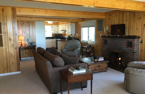 Port Austin Cottage | Charming and Cozy Lake Front Cottage on Private Beach