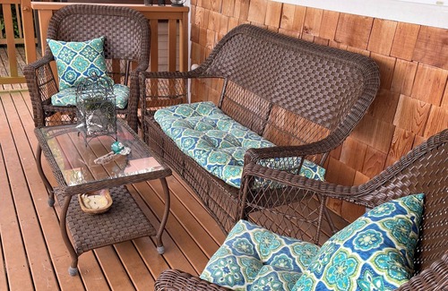 West Hills Cottage | Charming and Cozy Waterfront Cabin With Hot Tub