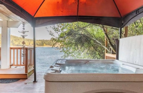 West Hills Cottage | Charming and Cozy Waterfront Cabin With Hot Tub