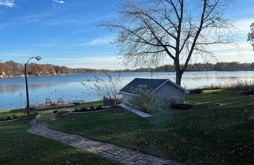 Mill Creek Cottage | Charming and Eclectic Lakefront Cottage. Kayak.Bike Ride.Bonfire.Fish.#Lakelife