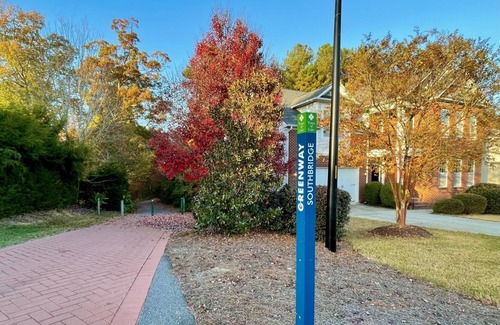 McCain House | Charming and spacious 6BR home near UNC, Duke, RTP