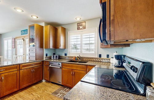 McCall House | Charming and spacious country home with furnished back deck and mountain view