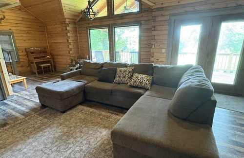 Doniphan Cabin | Charming and spacious cabin on Current River. Hunters welcome!