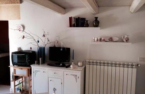 Castiglione d'Otranto Apartment | Charming apartment in Castiglione with terrace & jacuzzi