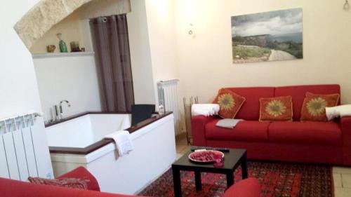 Castiglione d'Otranto Apartment | Charming apartment in Castiglione with terrace & jacuzzi