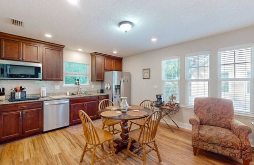 Fernandina Beach Apartment | Charming apartment with beautiful marsh views and shared patio