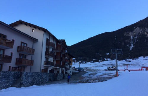 Termignon Apartment | Charming apartment at the foot of the slopes clear view on slopes and mountains