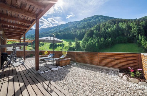 Planol Apartment | Charming Apartment “Ferienwohnung Terrasse” with Mountain View & Terrace; Parking Available