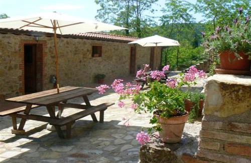 Massa Marittima Apartment | Charming Apartment in Massa Marittima, Shared Pool