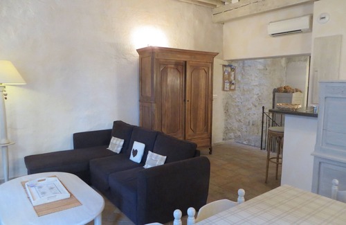 Avignon Apartment | Charming apartment on the 1st floor of a 15th-century town house