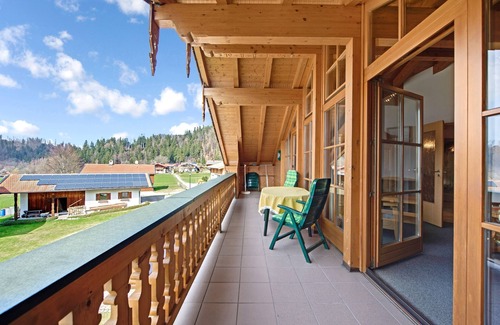 Unterwoessen Apartment | Charming Apartment “Petrushof Hochplatte” with Mountain View, Wi-Fi, Balcony