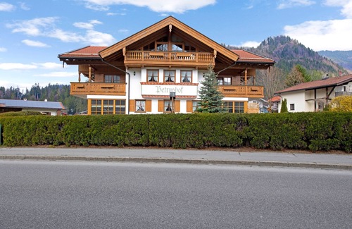 Unterwoessen Apartment | Charming Apartment “Petrushof Hochplatte” with Mountain View, Wi-Fi, Balcony