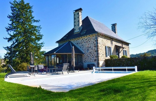 Meallet House | Charming, authentic house in the Cantal: Le Mas Pradou