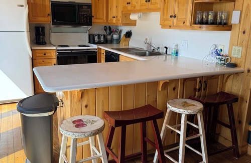 Wilson Cabin | Charming Bavarian-inspired 2-bedroom cabin in Wilson