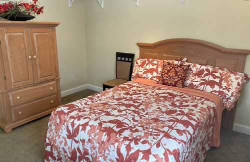 West Haven House | Charming, Beachfront retreat in West Haven!