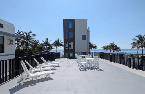 Hollywood Apartment | Charming Beachside Studio - Steps to the Beach