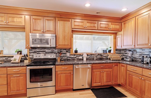 Williamstown House | Charming Berkshires Retreat – Minutes to Williamstown