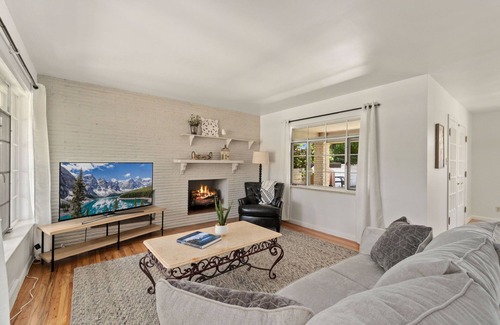 Cheyenne House | Charming brick home in The Avenues just a few blocks to Frontier Park.