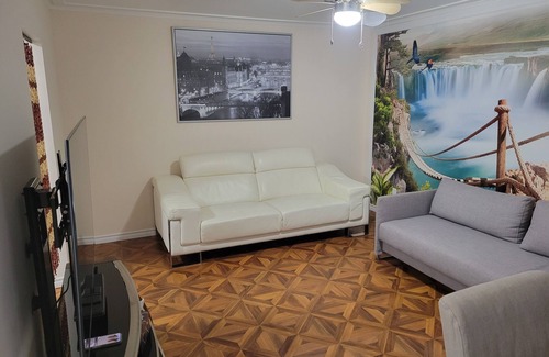 Richmond Hill House | Charming bungalow in lovely Richmond Hill with AC, WiFi