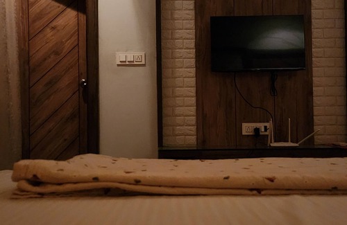 Gwalior House | Charming bungalow in Gwalior with WiFi and AC .