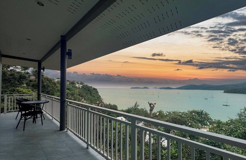 Talat Nuea House | Charming bungalow with WiFi and AC in serene Ao Yon Bay , Cape Panwa Phuket