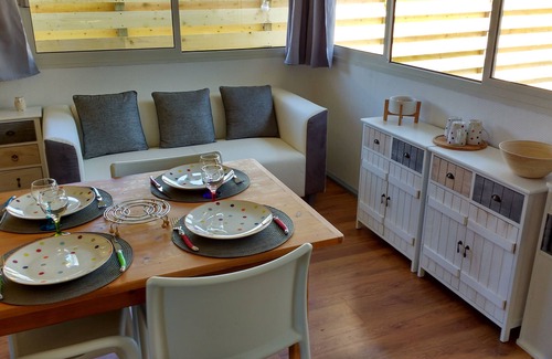 Plobannalec-Lesconil Ski Chalet | charming cottage, swimming pool, near beaches, adult bicycles available.