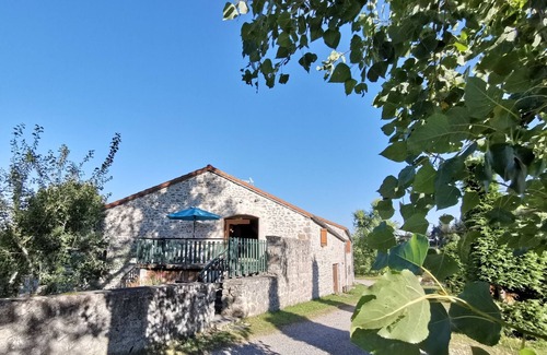 Saint-Romain-Lachalm Cottage | Charming cottage in Saint-Romain-Lachalm with terrace, near Dunières