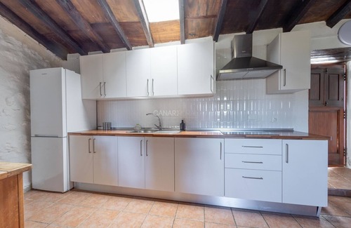 Las Vegas Cottage | Charming Casa Sofia: Tranquil Private Home with Pool, BBQ in Las Vegas