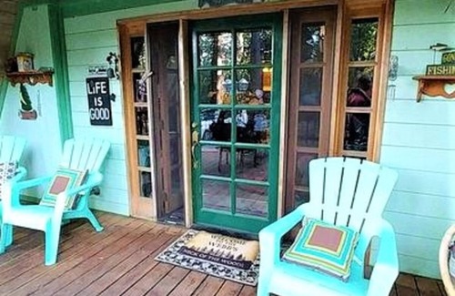 Peninsula Village Ski Chalet | Charming Cabin - Lake Almanor Peninsula - 2 blocks from the Lake!
