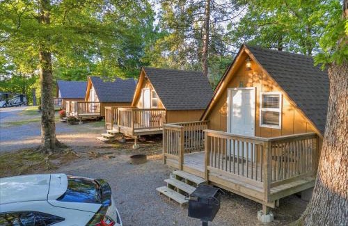 Gatlinburg - Pigeon Forge Ski Chalet | Charming Cabin near Smoky Mountains
