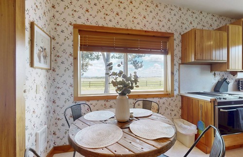 Crooked River Ranch House | Charming cabin on Long Hollow Ranch, dog friendly, w/WiFi, AC, access to trails