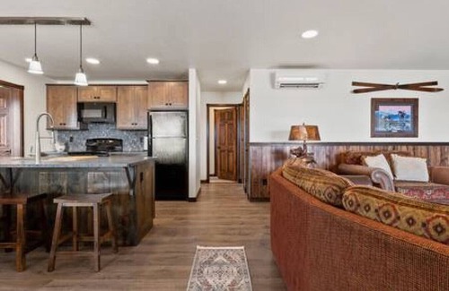 Kalispell Cabin | Charming Cabin w/Wildlife & Mountain Views