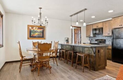 Kalispell Cabin | Charming Cabin w/Wildlife & Mountain Views