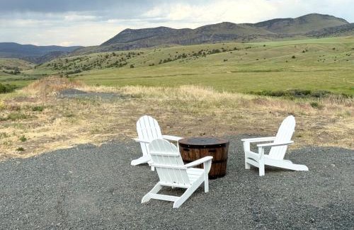 Madison County House | Charming Cabin with Panoramic Mountain Views near Pony in the Tobacco Root Foothills, Montana