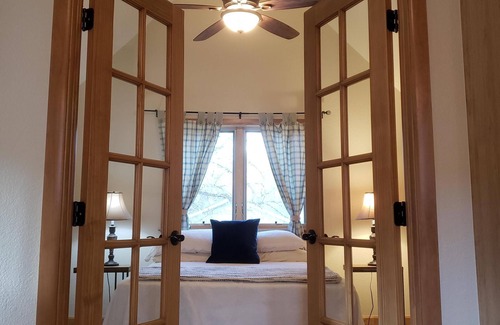 Lyons Apartment | Charming Carriage House in the heart of Lyons, Colorado