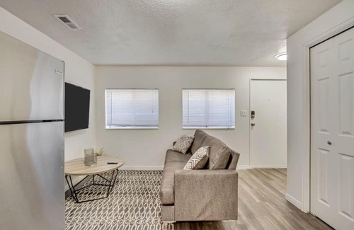 North Park Apartment | Charming Central Provo Apartment Has WD