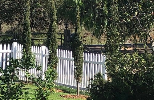 Hovells Creek House | Charming Century Old Country Cottage with a touch of French elegance.