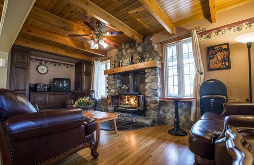 Montebello House | Charming chalet in Montebello with River view