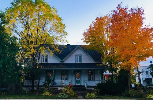 Montebello House | Charming chalet in Montebello with River view