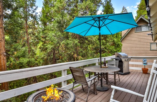 Cedar Glen Ski Chalet | charming chalet with 3 bedrooms and WiFi, AC in delightful Lake Arrowhead