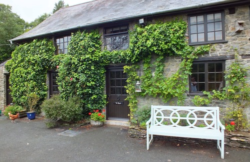 Llandovery Cottage | Charming Character Cottage, Crychan Forest & Brecon Beacons