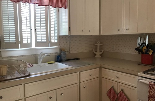 Charlevoix House | Charming Charlevoix Downtown Cottage - Weekly - Ideal Location with Central Air