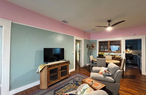 Grant Hill House | Charming city center craftsman house with full kitchen and AC