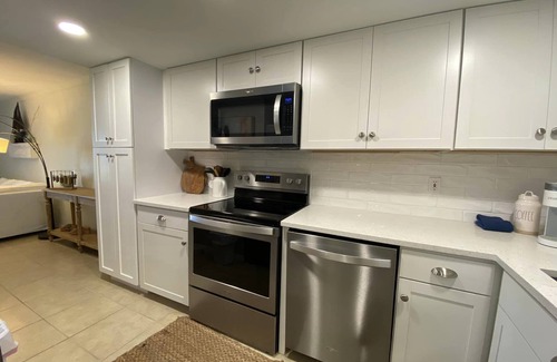 Glenwood Condo | Charming Coastal Condo. Relax by the Pool or Enjoy the Quiet Beaches.