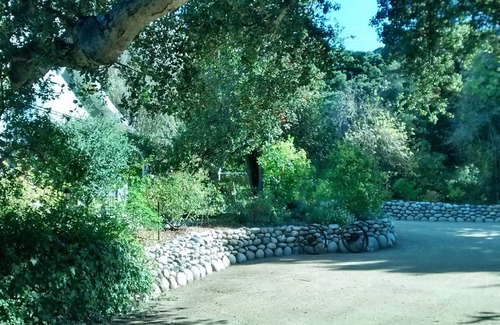 Carmel Cottage | Charming Coastal Cottage Comfortable Living Indoor and Out - 31 Nights Minimum