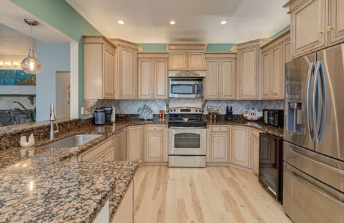 Cocoa Beach House | Charming Coastal Retreat on the Beach! nDiscounted Winter Rates Available Now