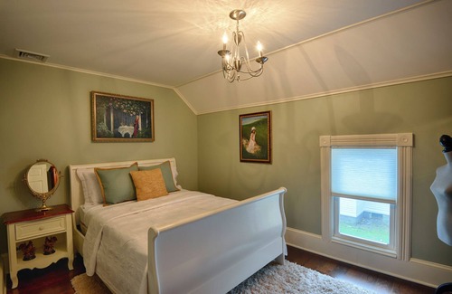 New Berlin Hotel | Charming Colonial 8-Bedroom Home with Modern Comforts in Historic New Berlin