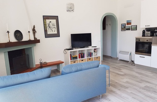 Gavorrano House | charming completely renovated country house, large garden, secluded location