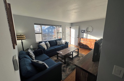 Overland Condo | Charming Condo/Flat in Englewood
